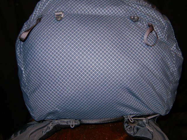 Bottom view - with ComPACKtor™ hooks and loops visible